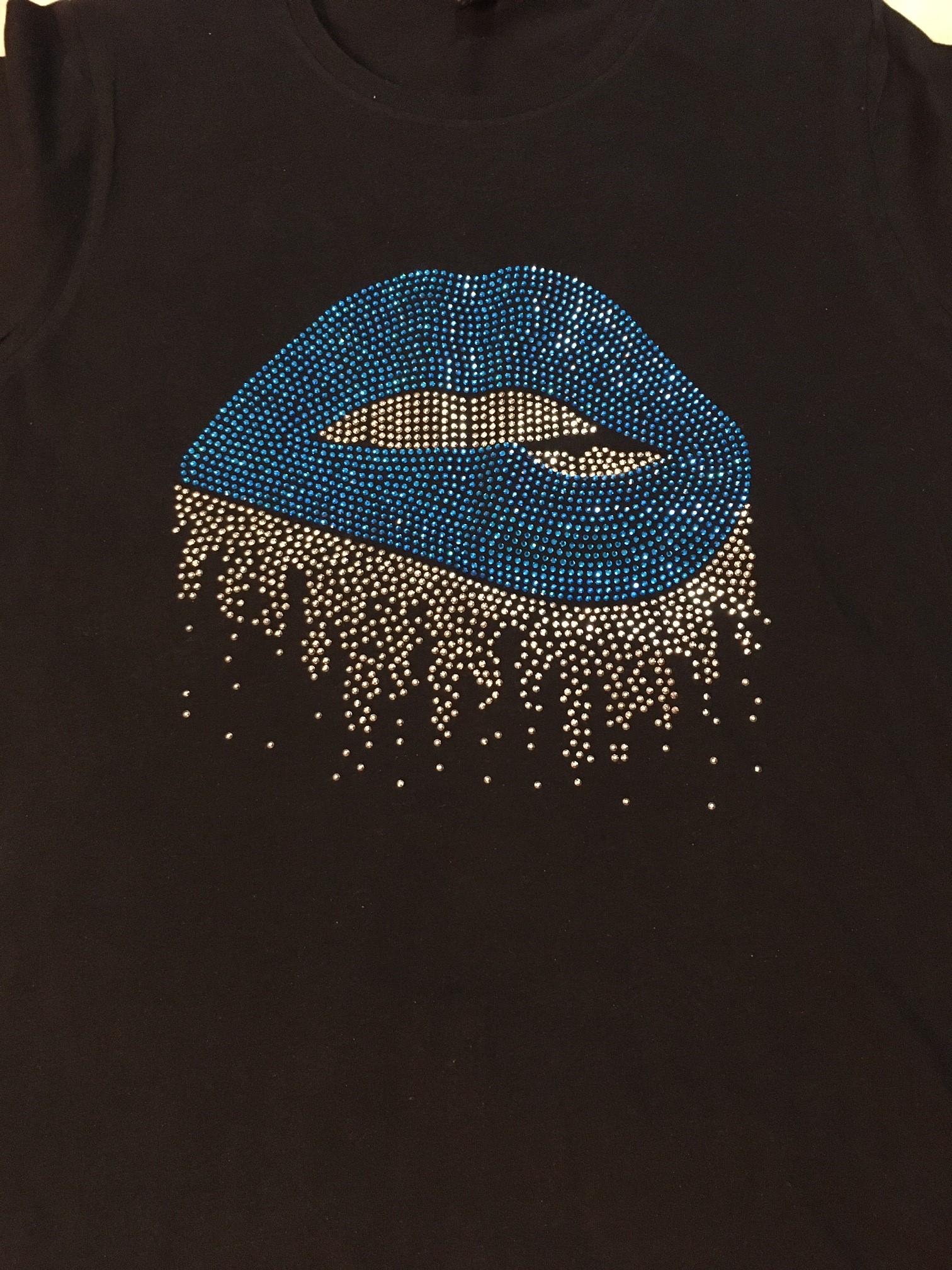 Dripping lips t shirt Clearance